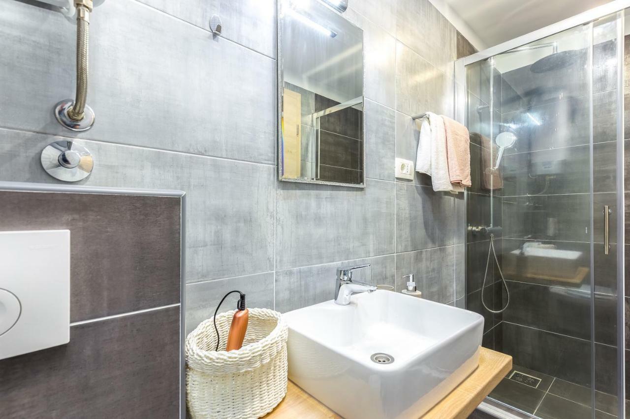Apartments In The City غييكا المظهر الخارجي الصورة